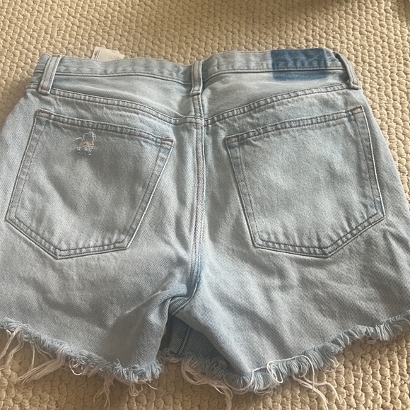 Ambercomie & Fitch mid rise boyfriend denim shorts - Picture 2 of 3